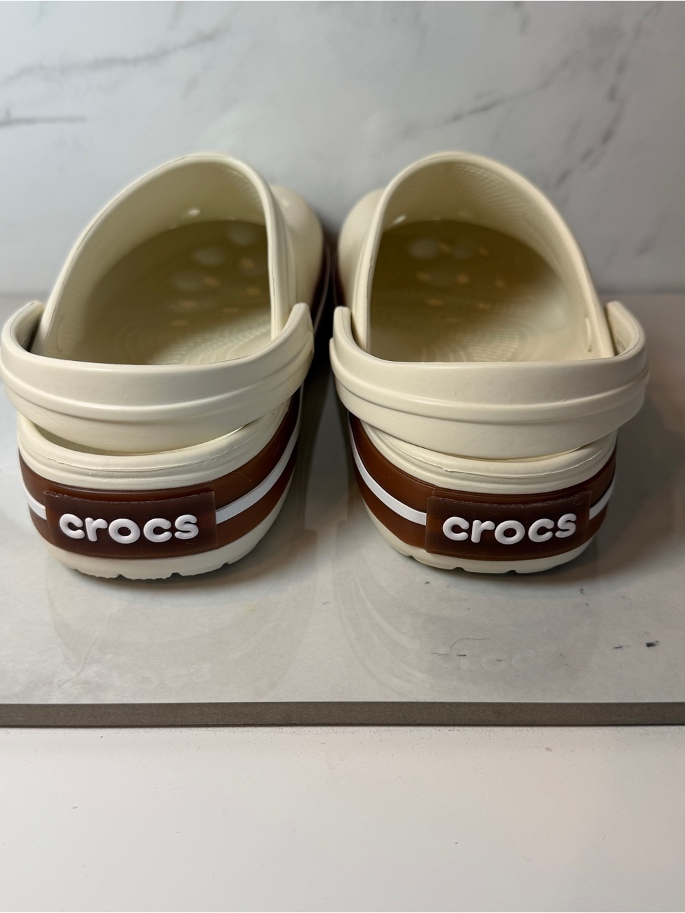 NWT- Crocs “ Crocband gum clog Men’s 7 / Women’s 9.  Summit White - Picture 3 of 5